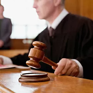 Суд по административным делам в С-Петербурге: профессиональная помощь