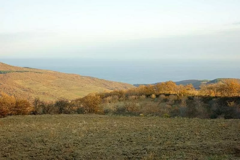 10 гектар в 3 км от моря в Алуште (Крым). Видовые!