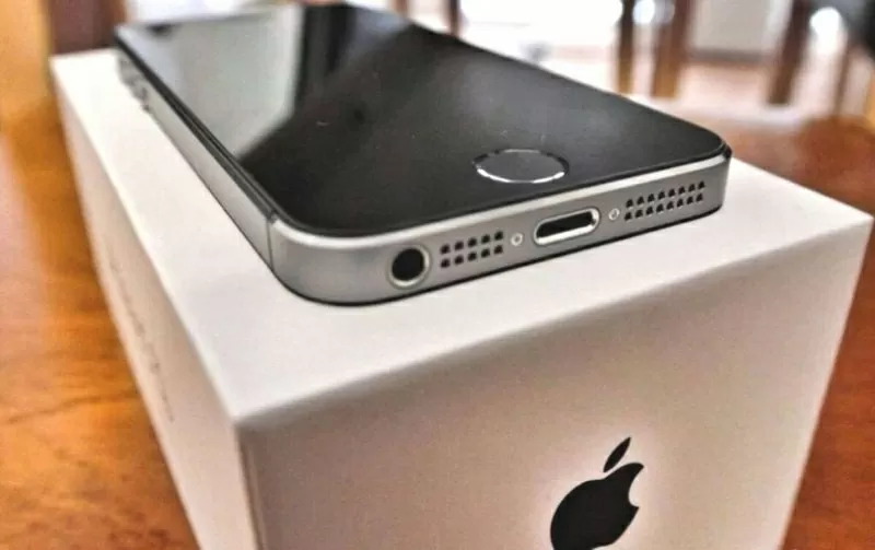 Новый iPhone 5S Черный плюс Подарки 3