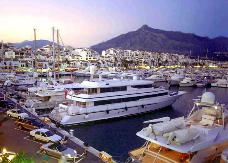 Моторные Яхты на Средиземном море ( Бизнес-Туризм ) в ИСПАНИИ