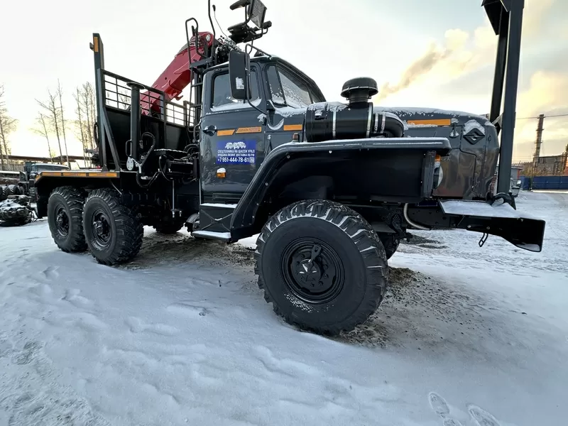 Лесовоз Урал ЯМЗ-236НЕ2 турбированный с новым манипулятором 2